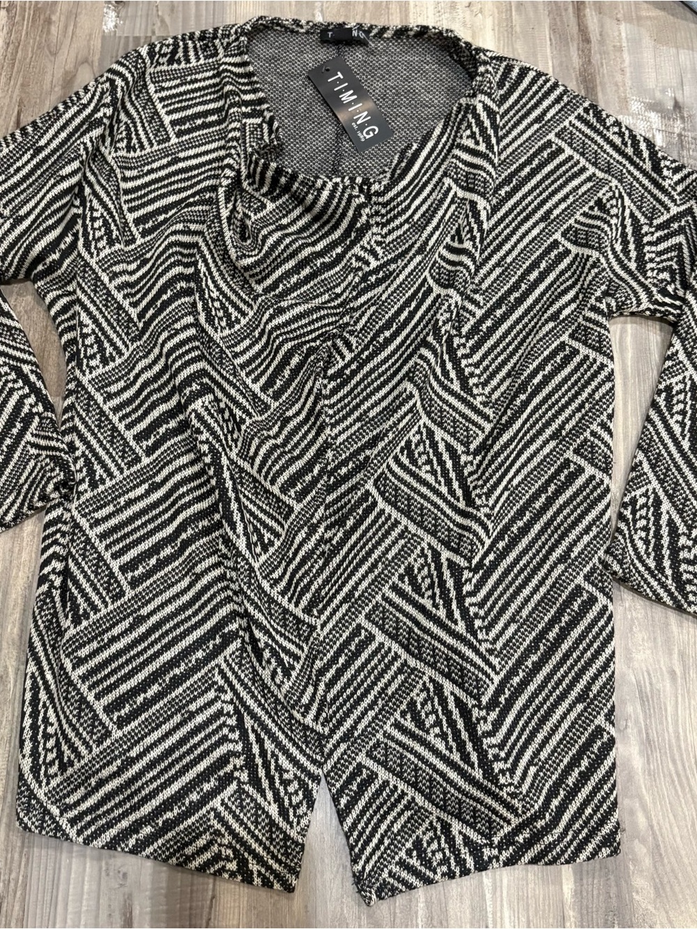 Timing Black & White Geometric Long Sleeve Knit Cardigan Top NWT